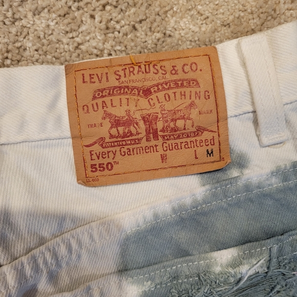 Levi's Women's Tie Dye Jean Shorts - Size Medium - Picture 3 of 4